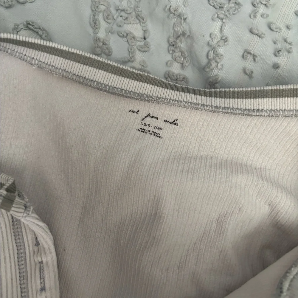 Urban Outfitters Cream Ribbed Blouse - Picture 2 of 4